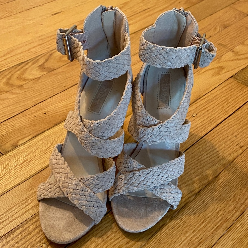 Forever 21 womens cream/nude zippered heel sandals